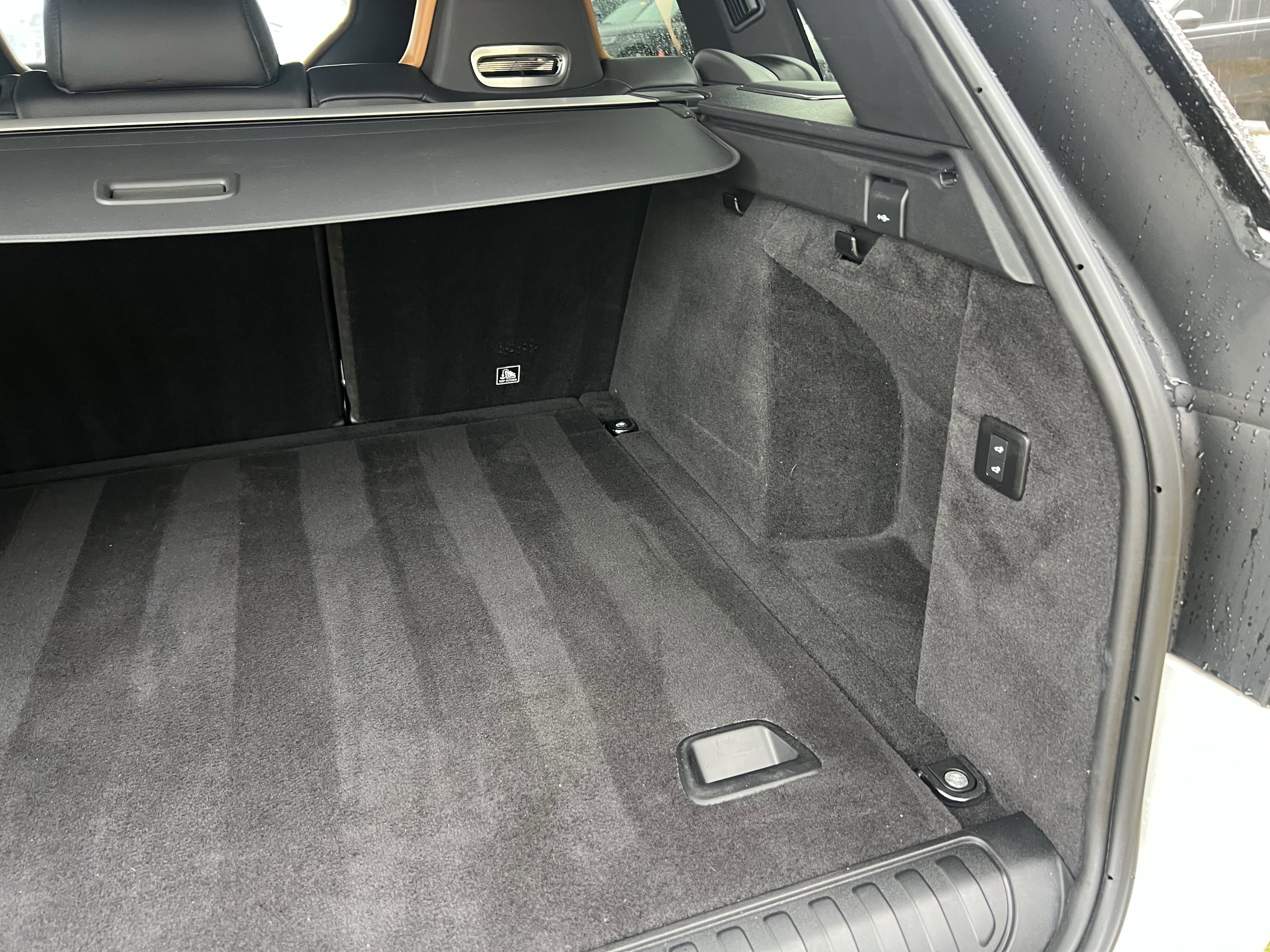 Certified 2022 Land Rover Range Rover Sport SVR image 35