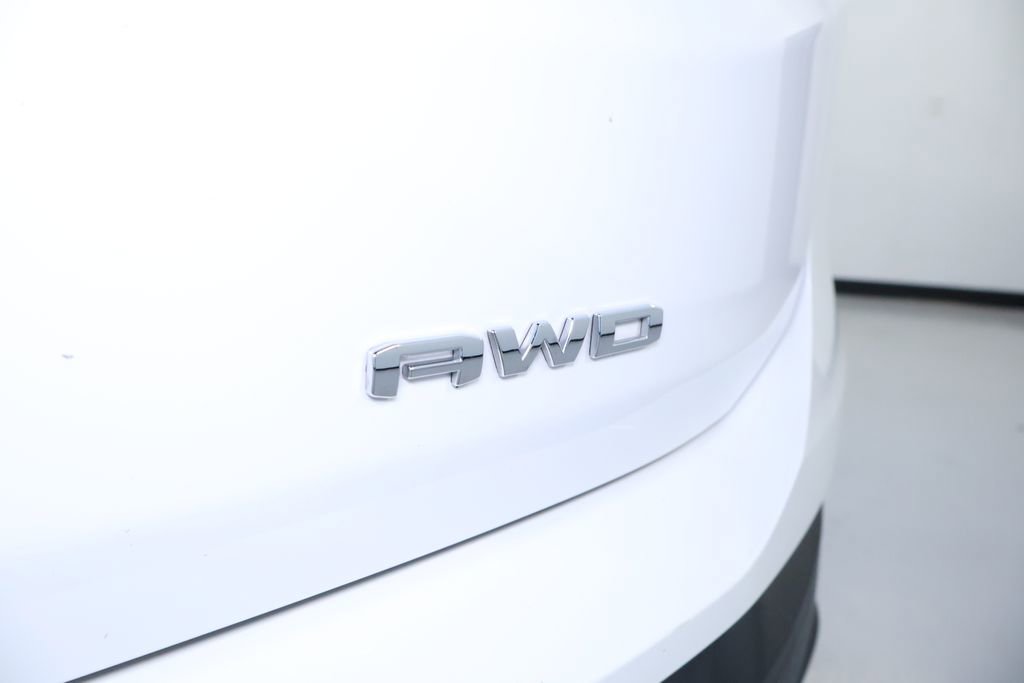 Used 2024 GMC Terrain SLE image 11