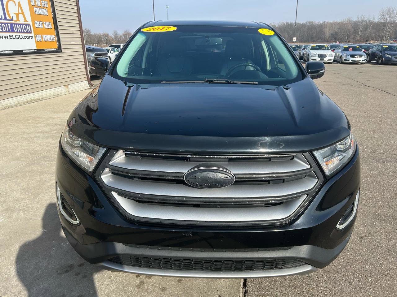 Used 2017 Ford Edge Titanium image 2