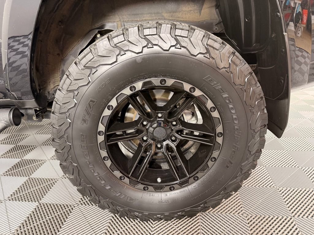 Used 2021 Toyota 4Runner TRD Off-Road AWD/4WD image 13