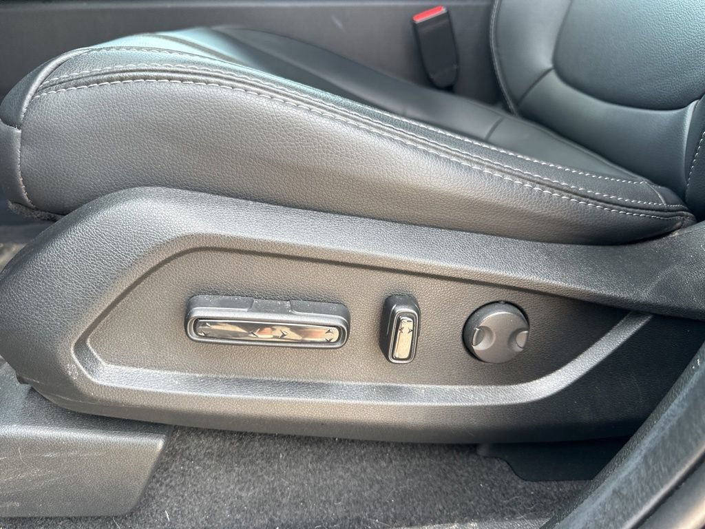 Used 2025 Honda Pilot EX-L image 18