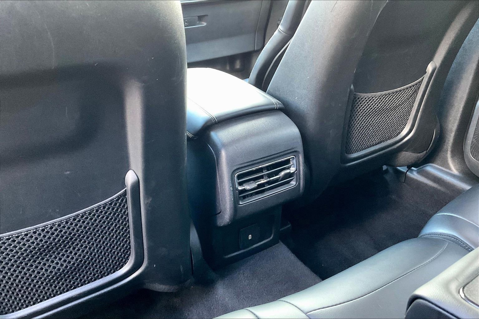 Used 2023 Lincoln Corsair AWD image 36