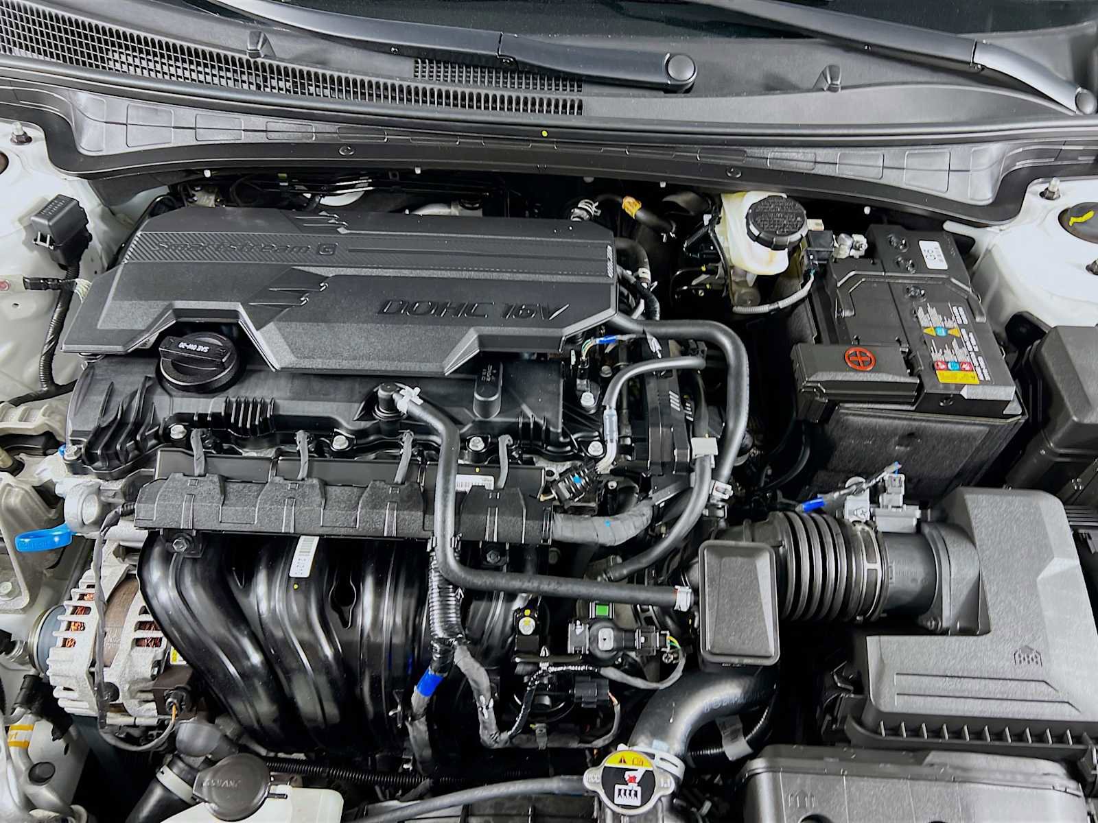 Certified 2025 Hyundai Elantra Sport image 28