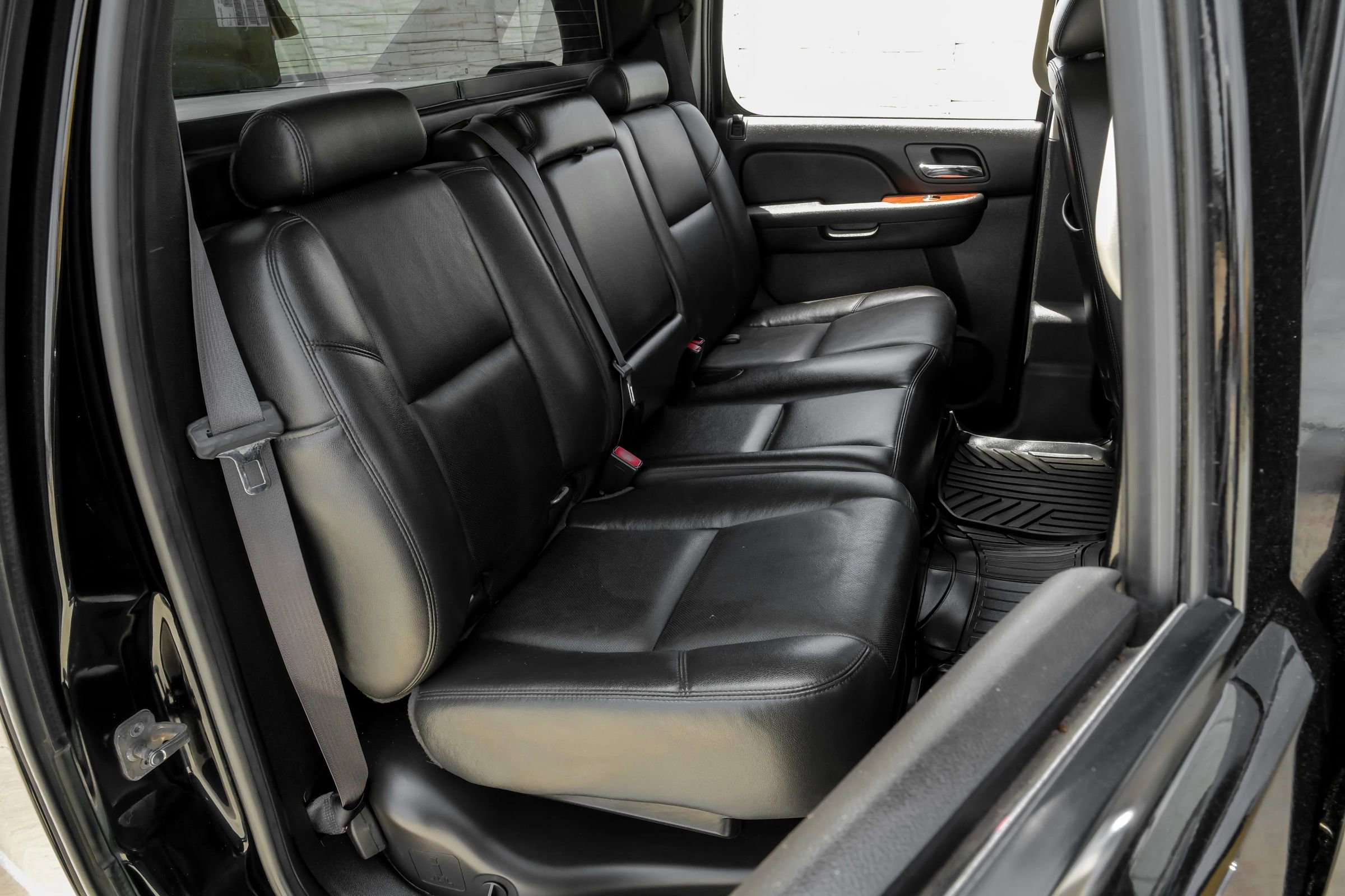 Used 2012 Chevrolet Avalanche LTZ RWD image 35