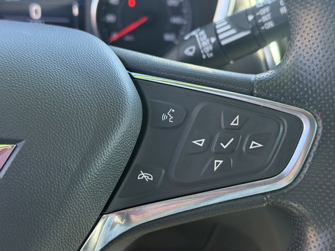 Used 2024 Chevrolet Equinox LT AWD/4WD image 17