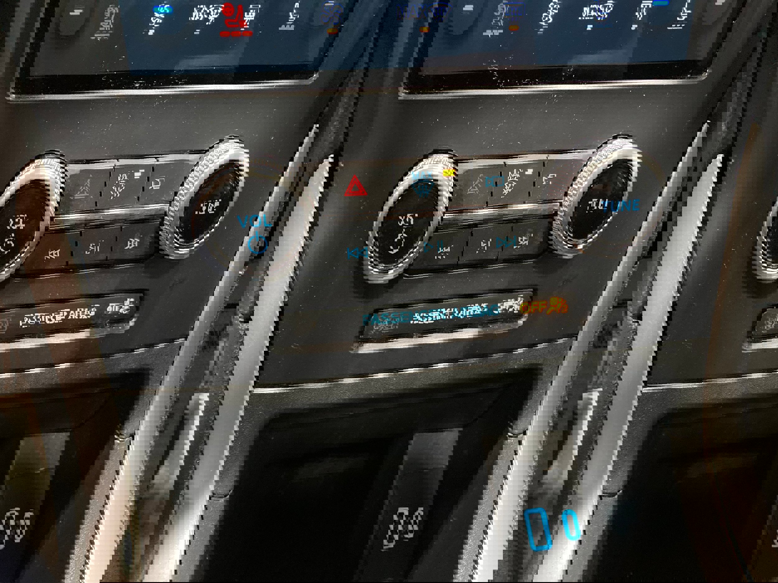 Used 2022 Ford Edge SEL w/ Convenience Package image 13