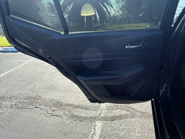 Used 2019 Nissan Altima 2.5 SV image 12