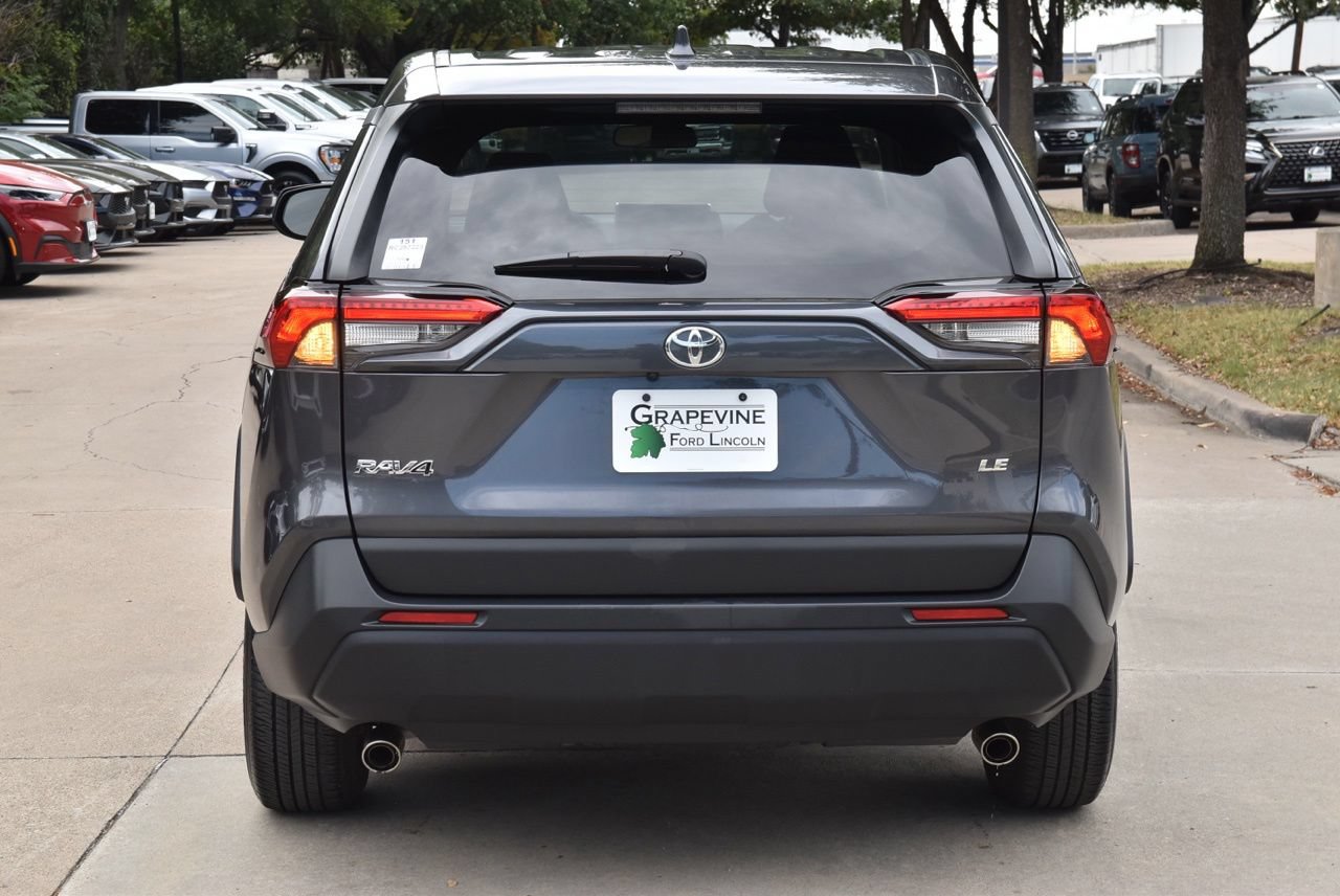 Used 2024 Toyota RAV4 LE FWD image 9