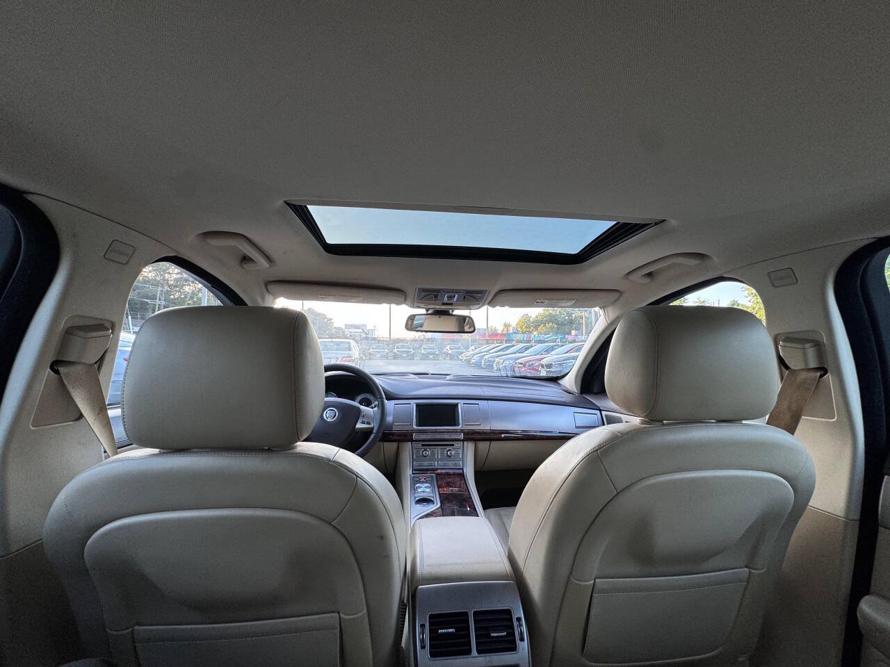 Used 2009 Jaguar XF Premium RWD image 13