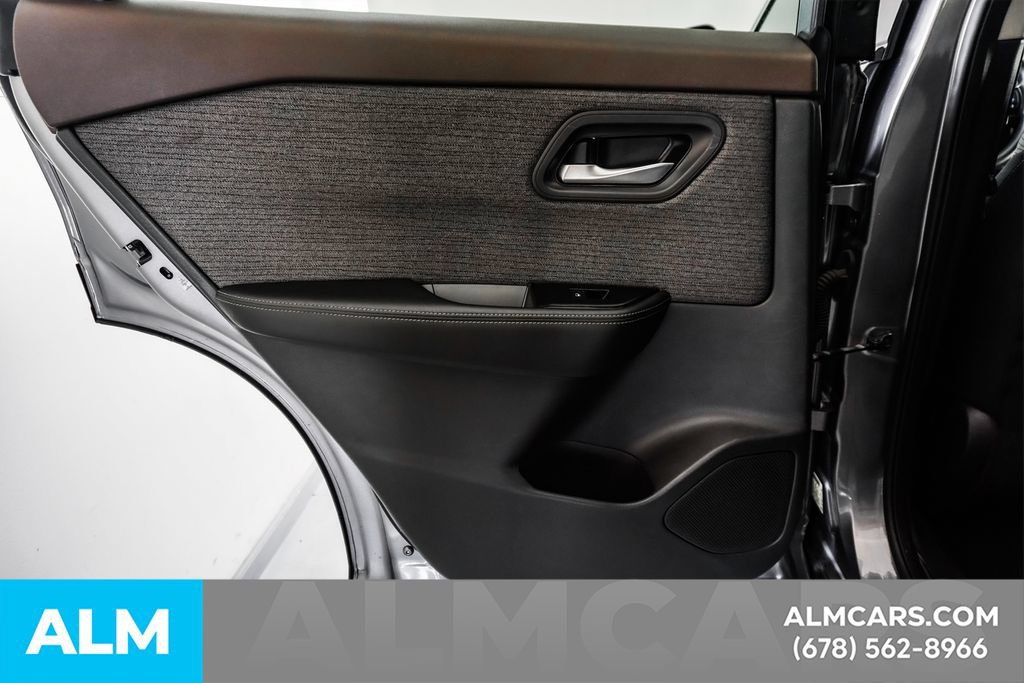 Used 2022 Nissan Rogue SV FWD image 49