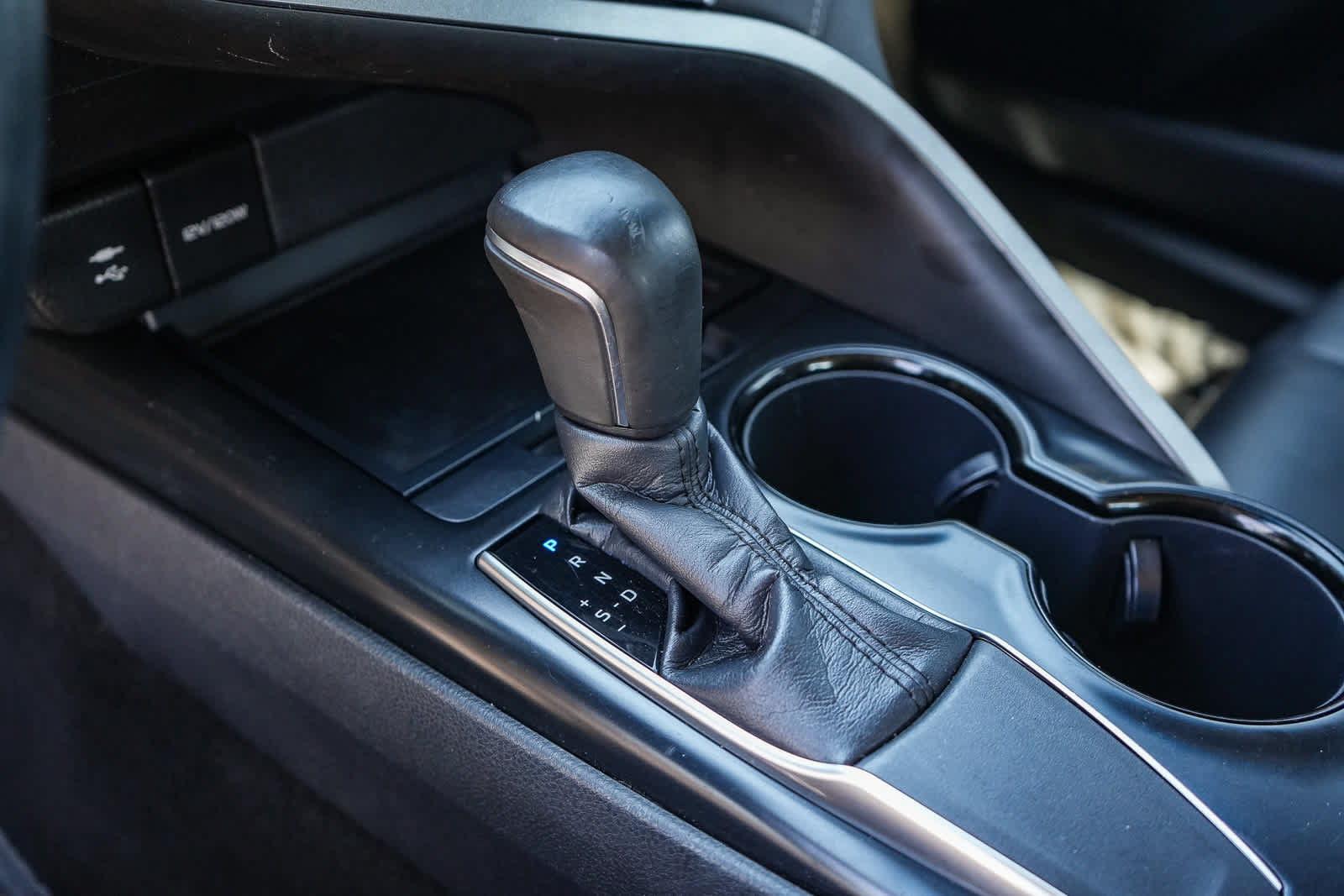 Used 2018 Toyota Camry SE FWD image 20