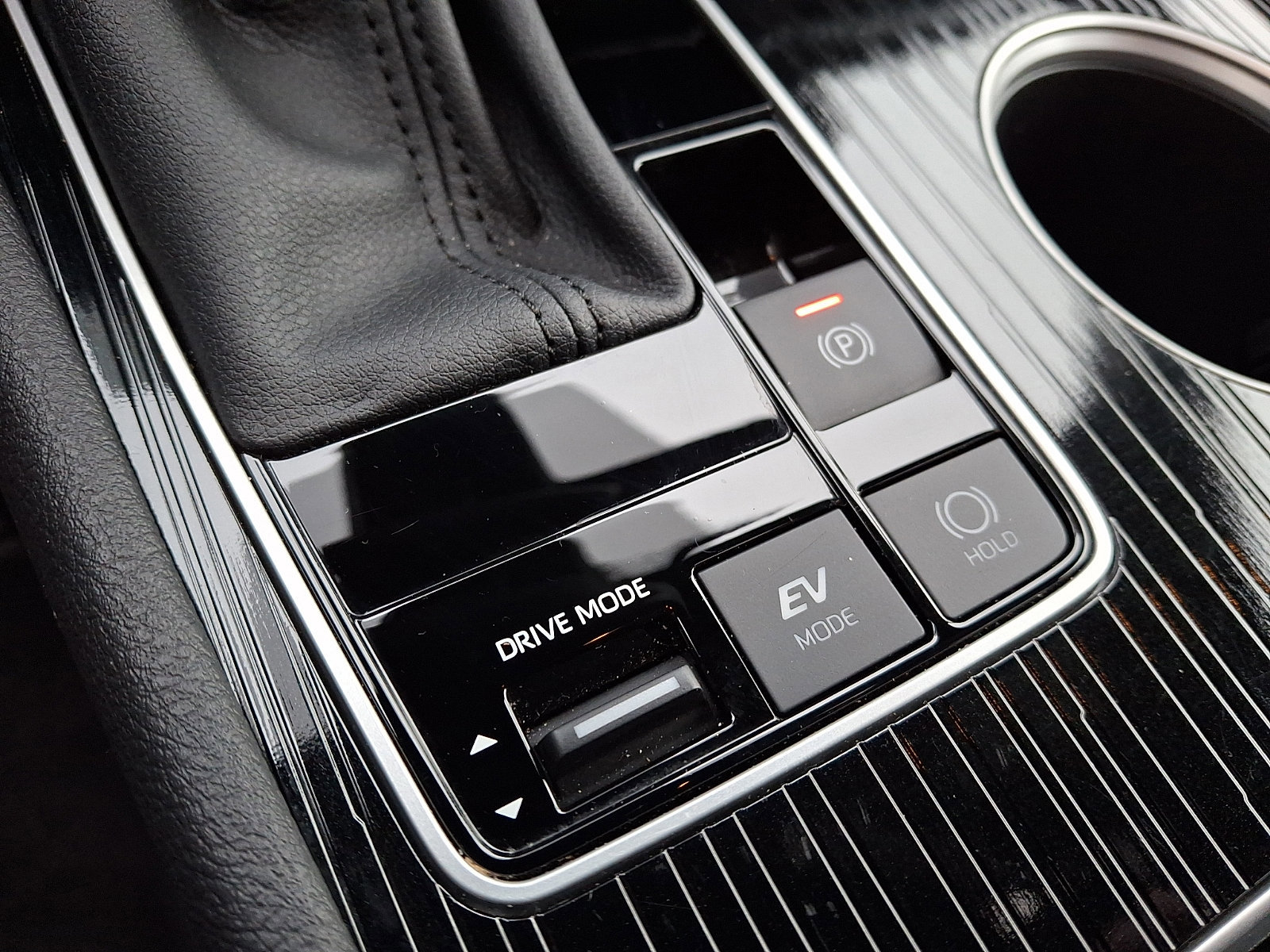 Used 2025 Toyota Sienna XSE FWD image 23