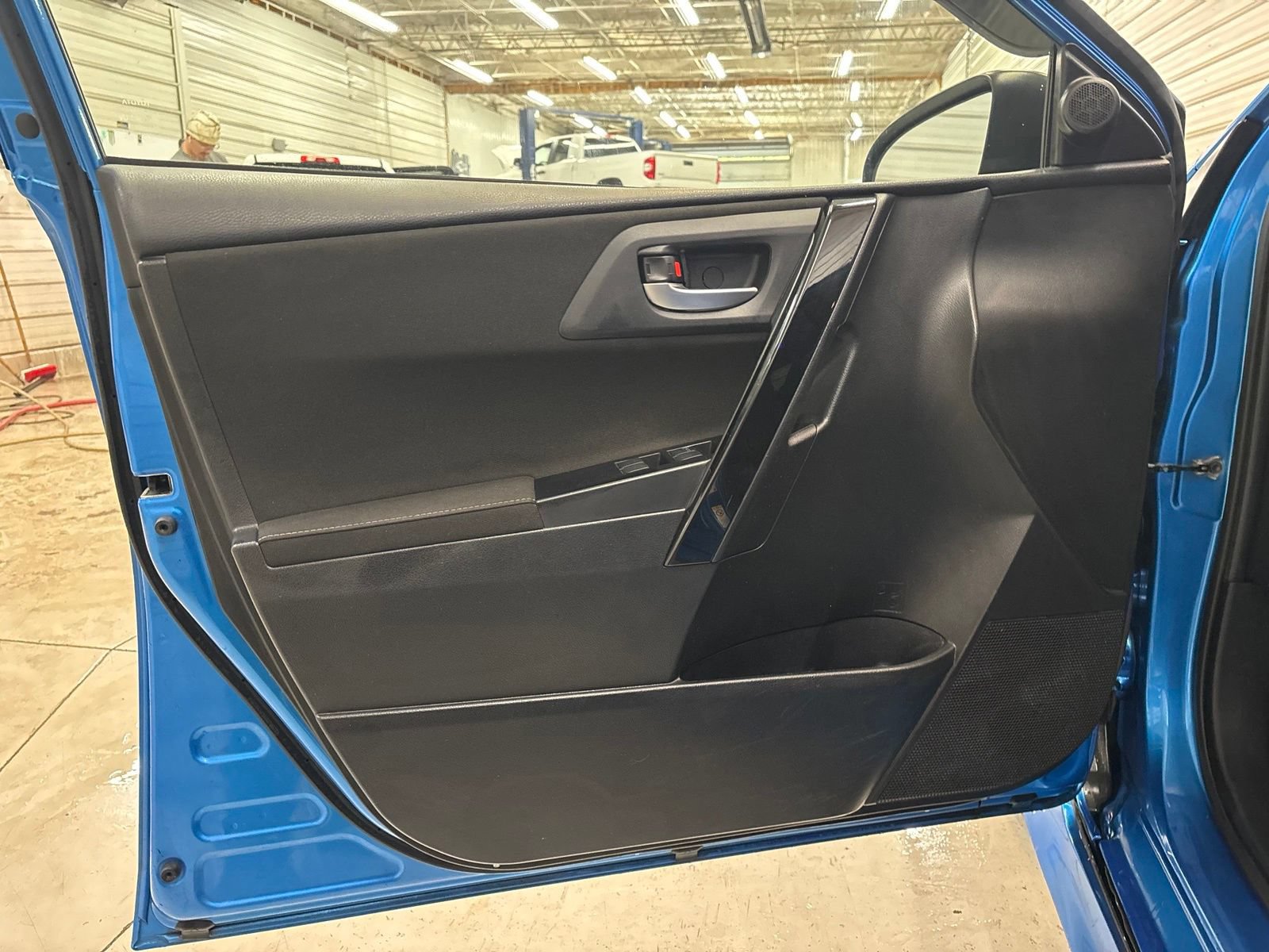 Used 2018 Toyota Corolla iM w/ All-Weather Mat Package FWD image 9