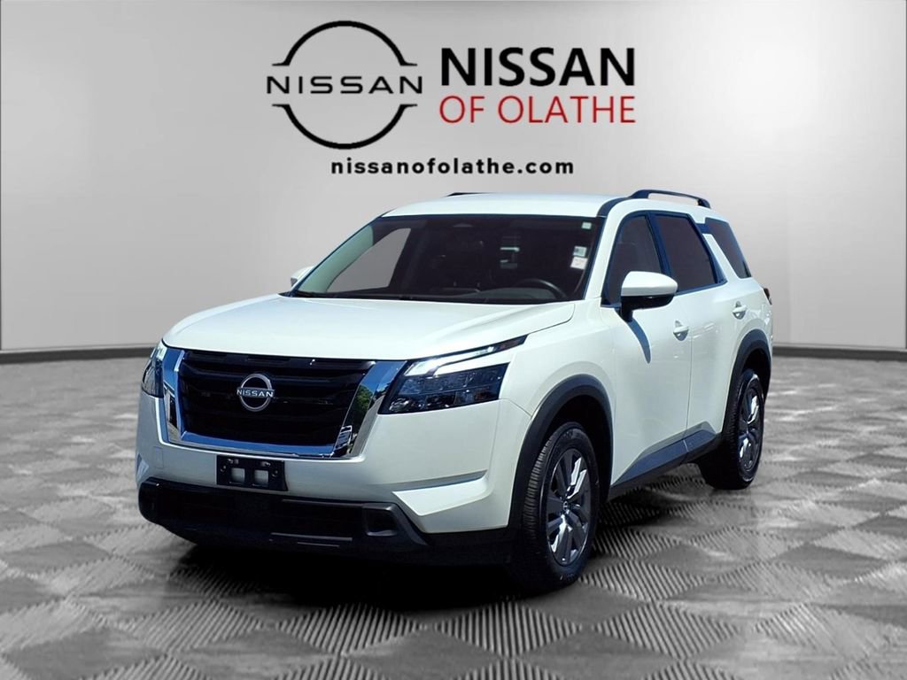 Certified 2024 Nissan Pathfinder SV FWD image 1