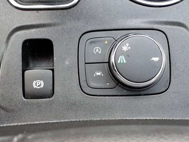 Used 2023 Chevrolet Traverse LT FWD image 21