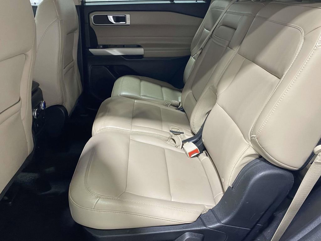 Used 2022 Ford Explorer XLT w/ Equipment Group 202A image 12