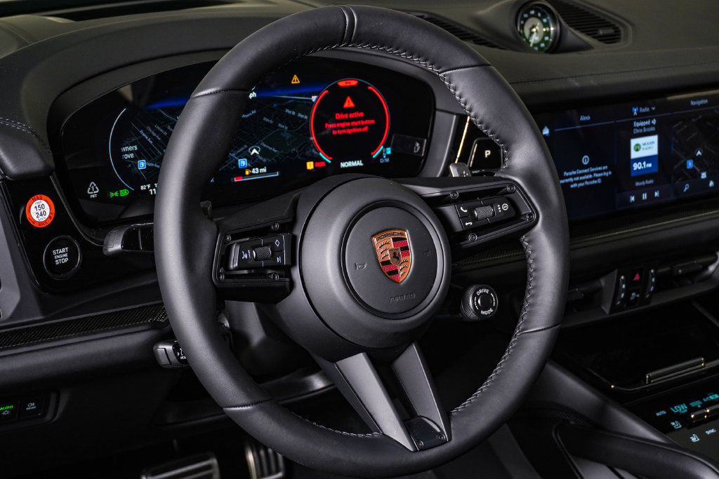 New 2026 Porsche Cayenne GTS AWD/4WD image 18