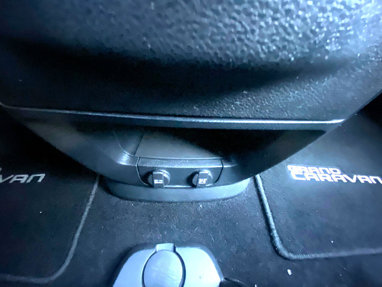 Used 2016 Dodge Grand Caravan SE image 26