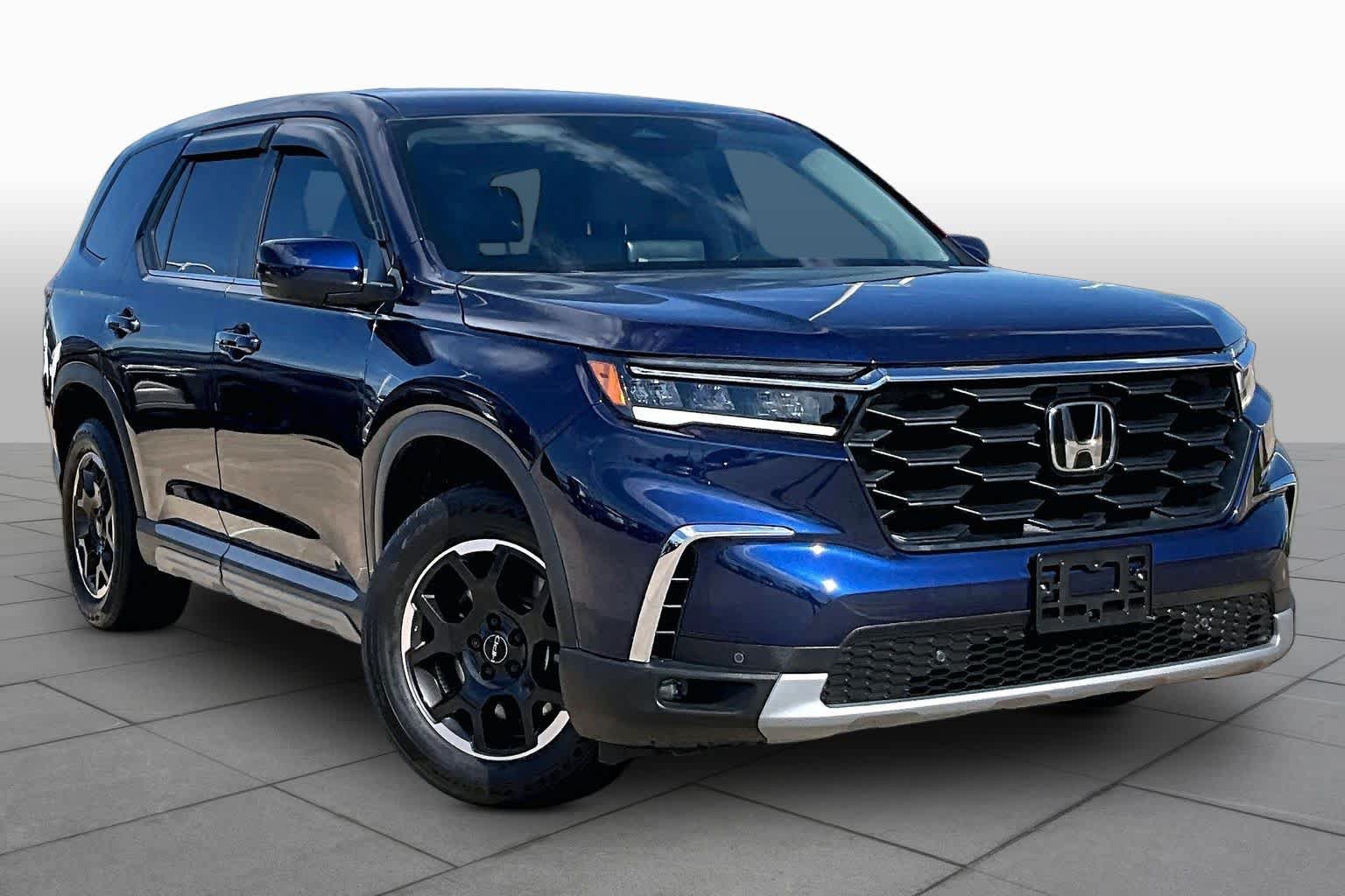 Used 2025 Honda Pilot EX-L image 3