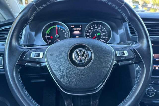 Used 2019 Volkswagen e-Golf SE w/ Driver Assistance Package image 23