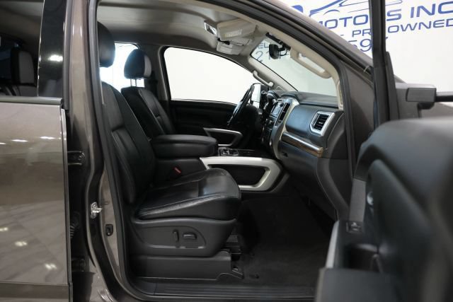 Used 2016 Nissan Titan SL AWD/4WD image 30