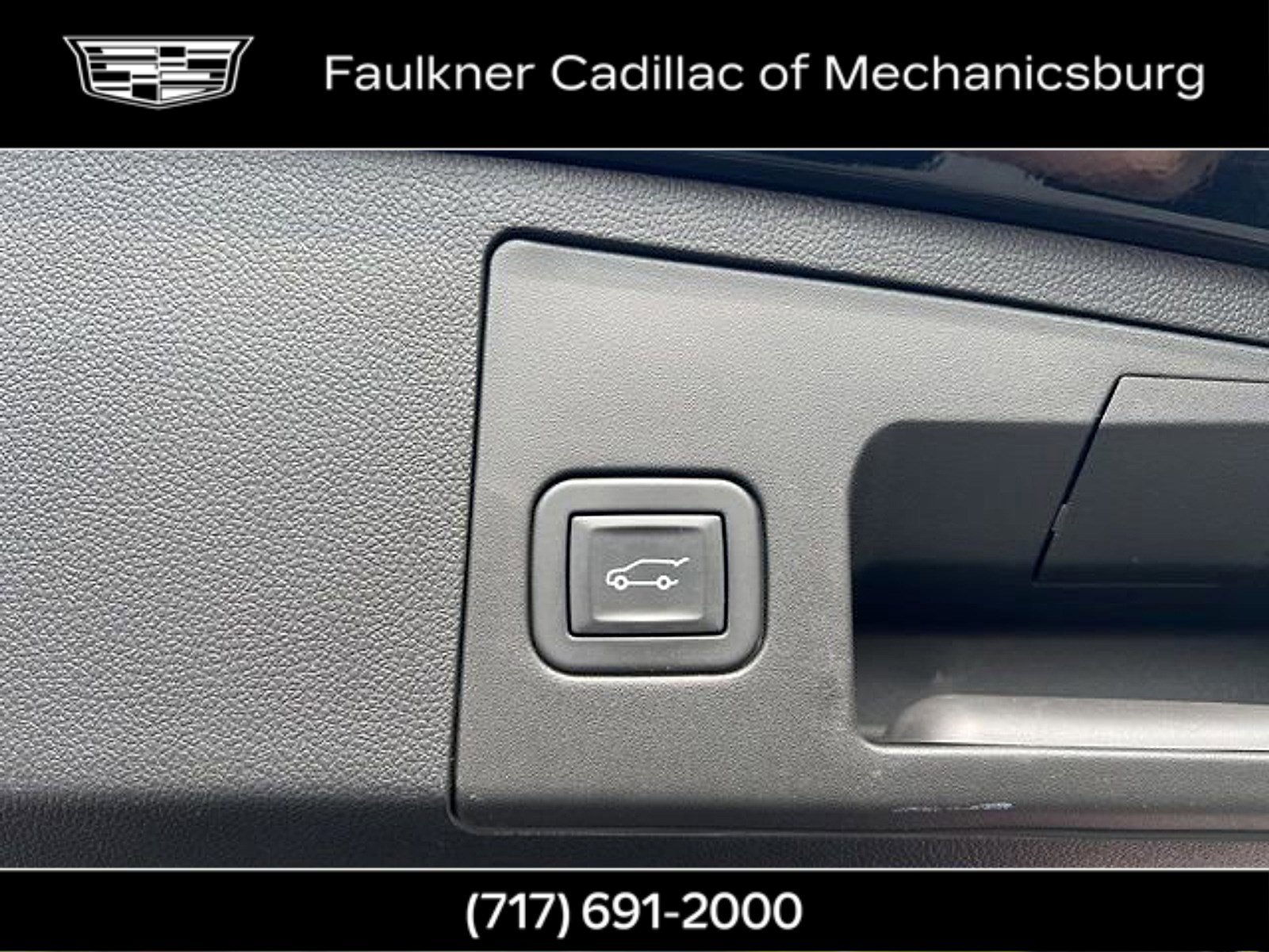 Used 2025 Cadillac XT4 Premium Luxury image 40