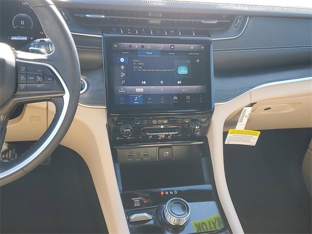 New 2025 Jeep Grand Cherokee Limited w/ Trailer Tow Package image 15