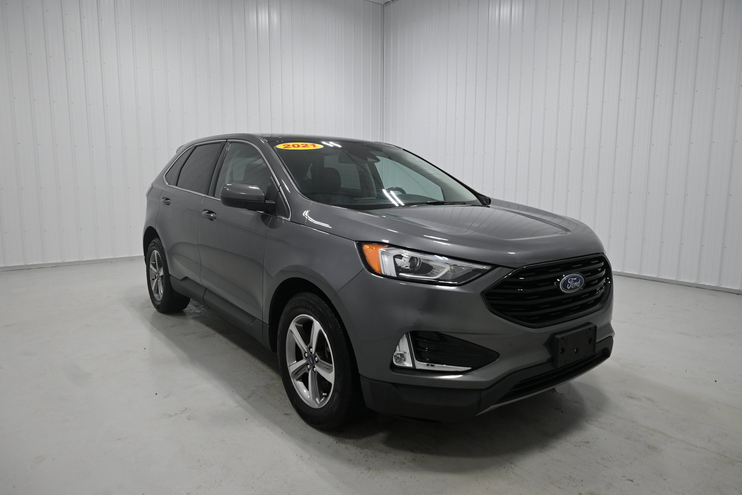 Used 2021 Ford Edge SEL w/ Convenience Package AWD/4WD image 3