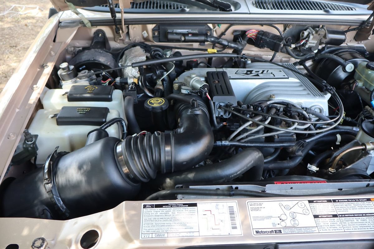 Used 1996 Ford Explorer XLT AWD/4WD image 36