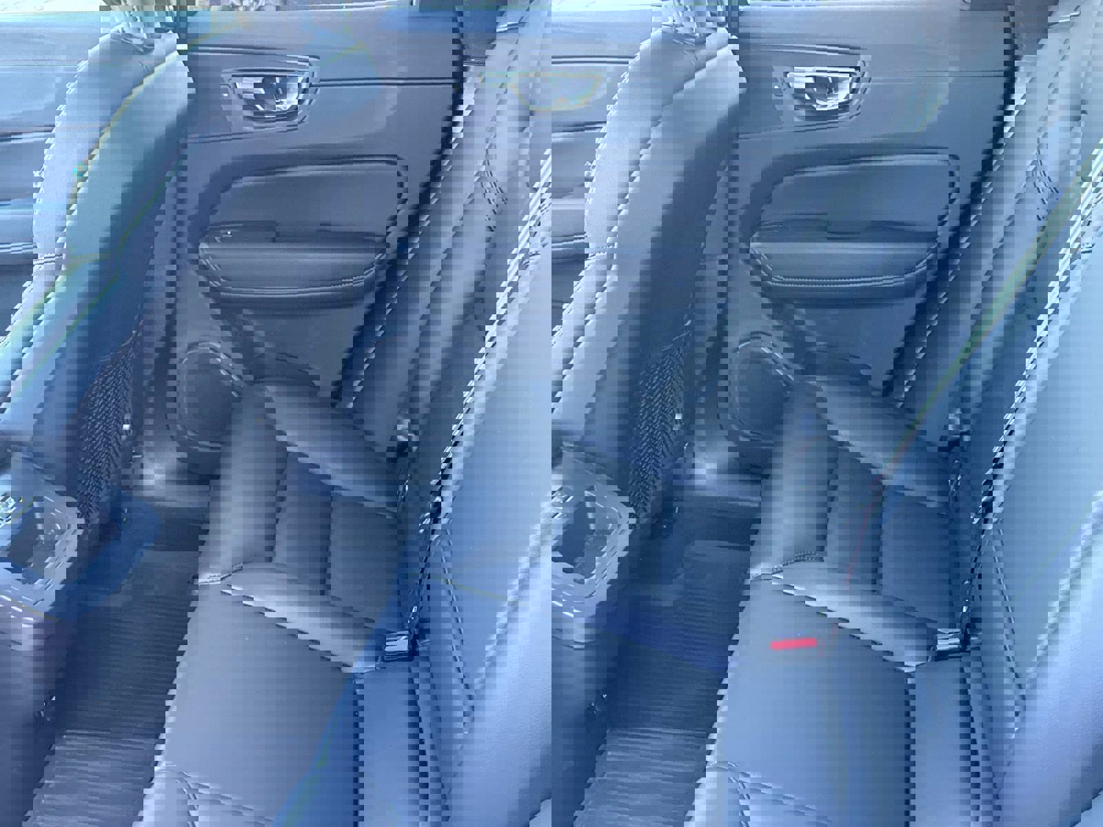 New 2025 Volvo XC60 B5 Core w/ Climate Package image 21