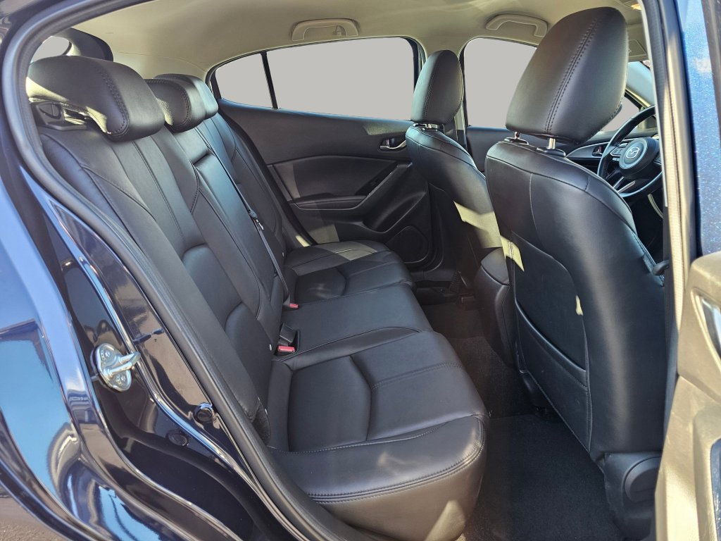 Used 2018 MAZDA MAZDA3 Touring image 27