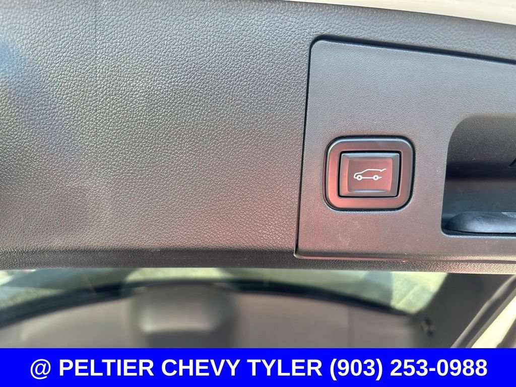 Used 2021 Cadillac XT4 Premium Luxury FWD image 23