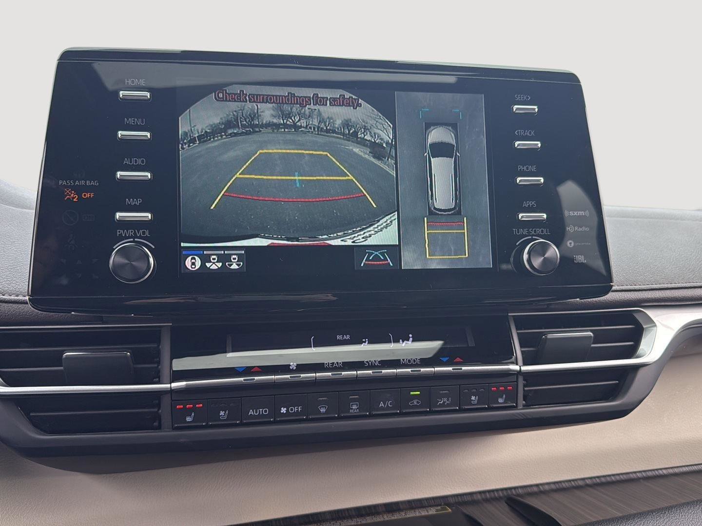 Used 2022 Toyota Sienna Platinum image 33