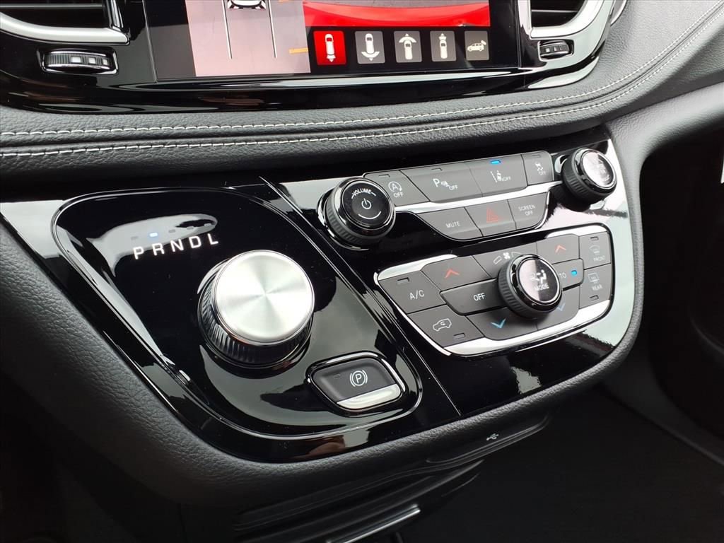 New 2026 Chrysler Pacifica Select image 22
