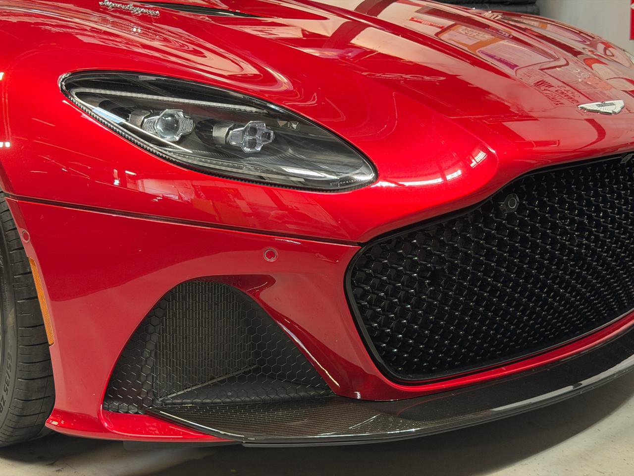 Used 2019 Aston Martin DBS Superleggera RWD image 15