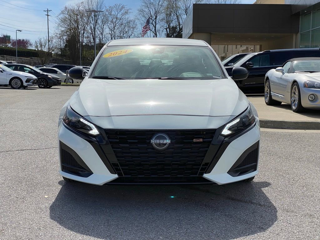 Used 2024 Nissan Altima 2.5 SR image 2