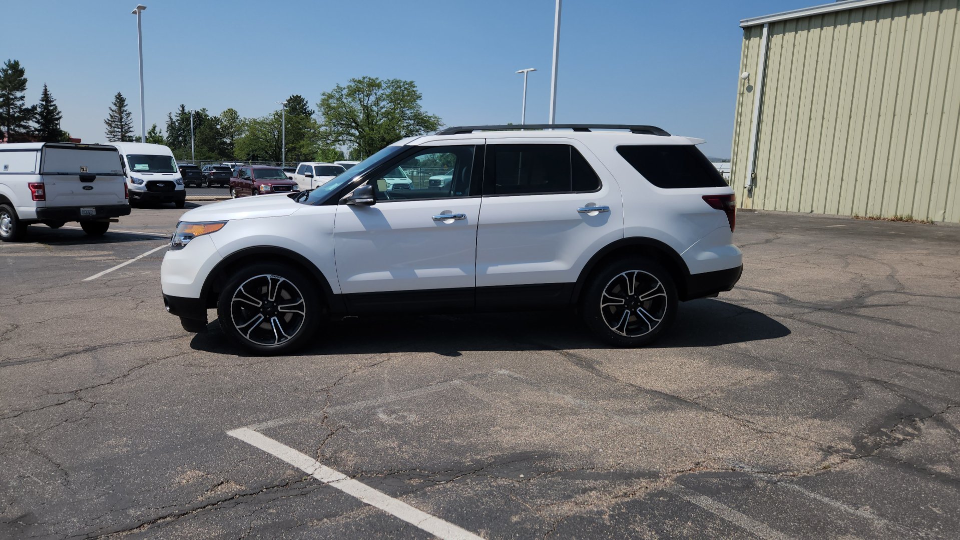 Used 2014 Ford Explorer Sport w/ Equipment Group 401A AWD/4WD image 4