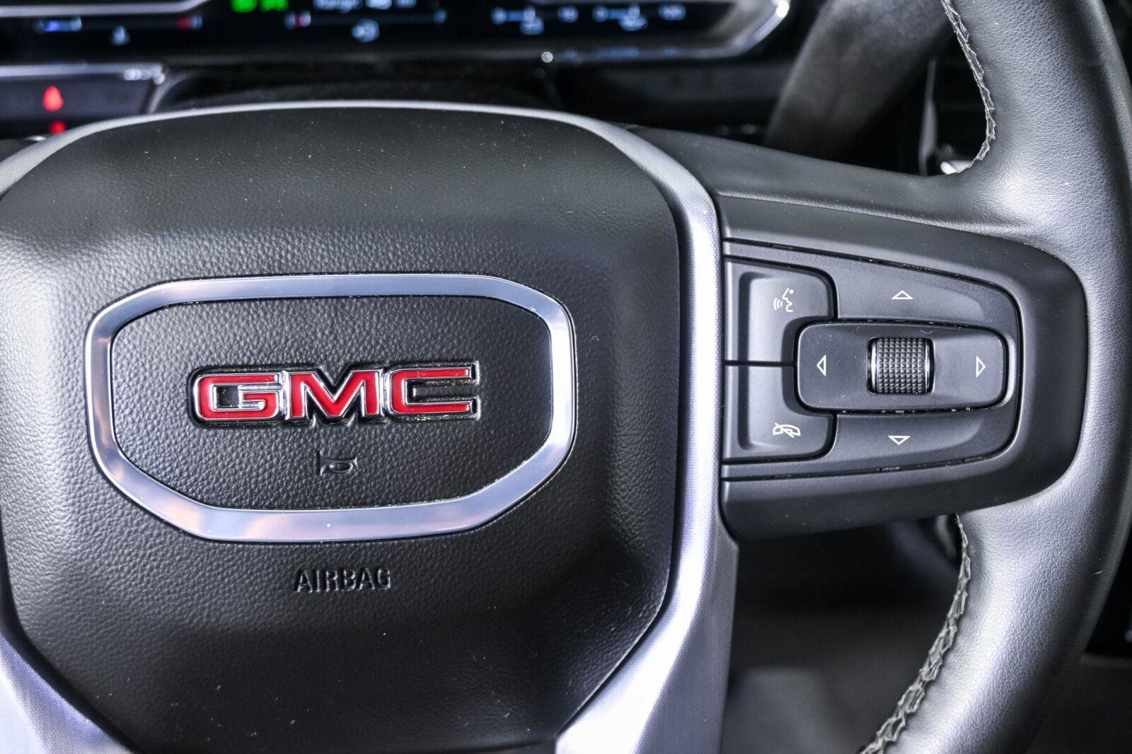 Used 2025 GMC Sierra 1500 SLT RWD image 10
