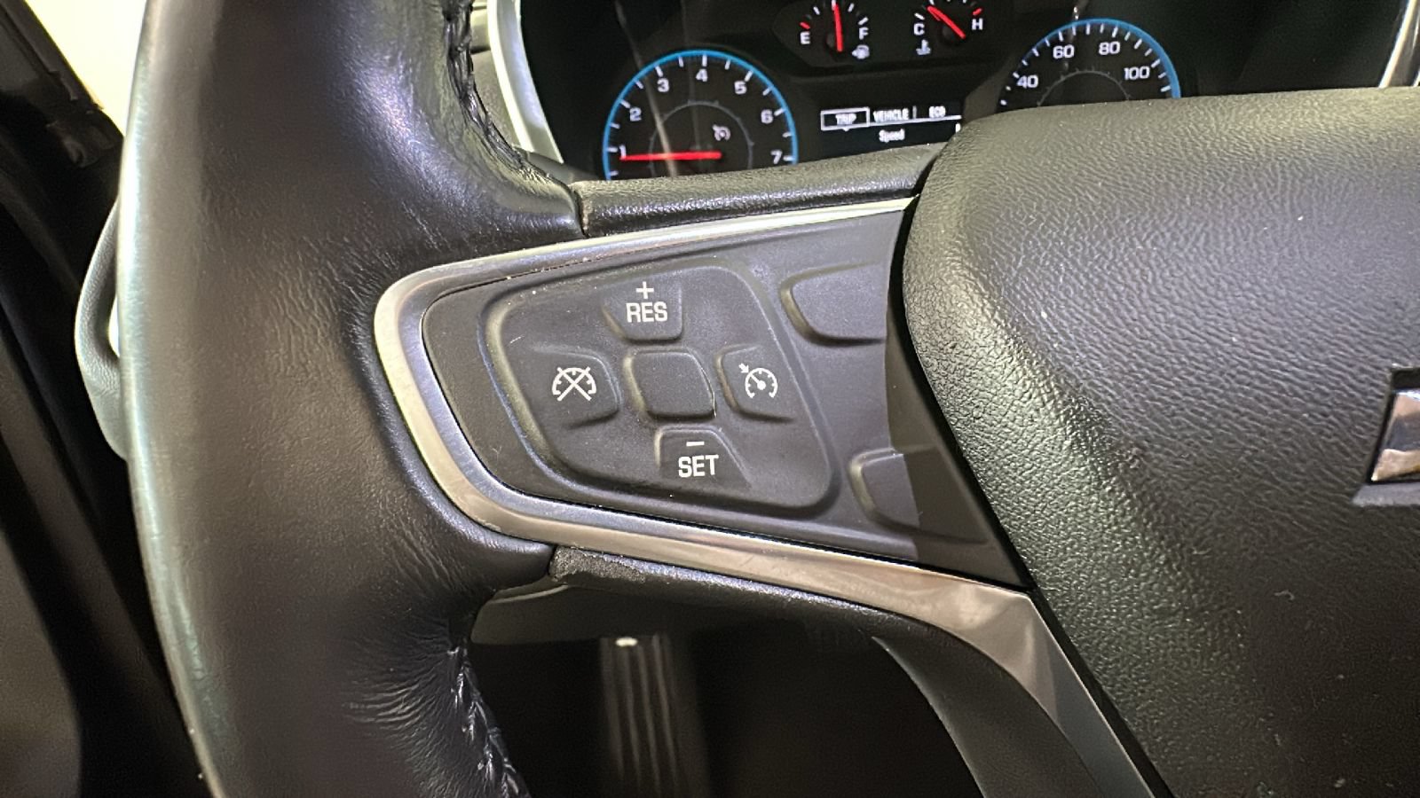 Used 2018 Chevrolet Equinox LT AWD/4WD image 17