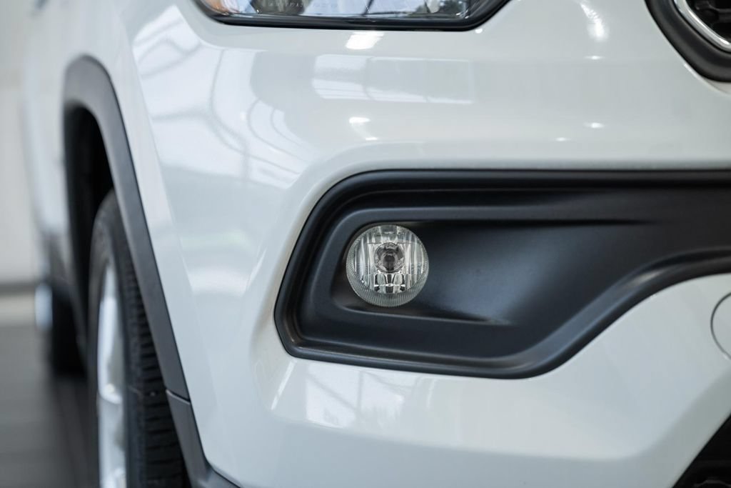 Certified 2023 Jeep Compass Latitude AWD/4WD image 12