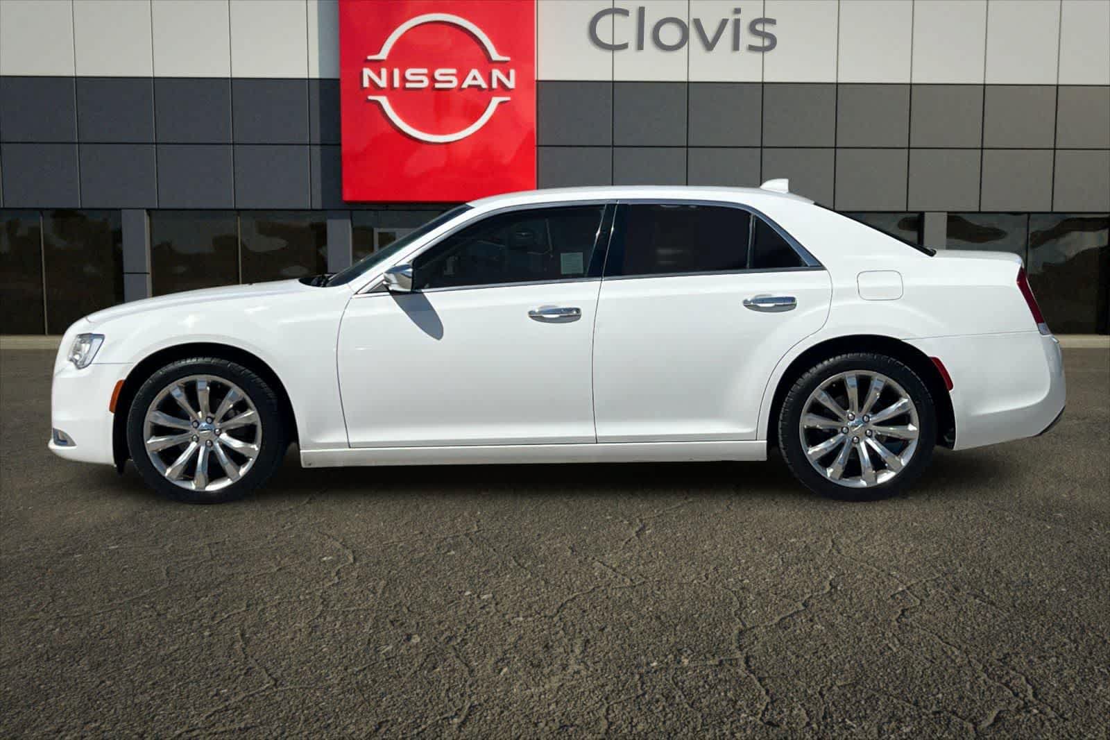 Used 2019 Chrysler 300 Limited RWD image 6
