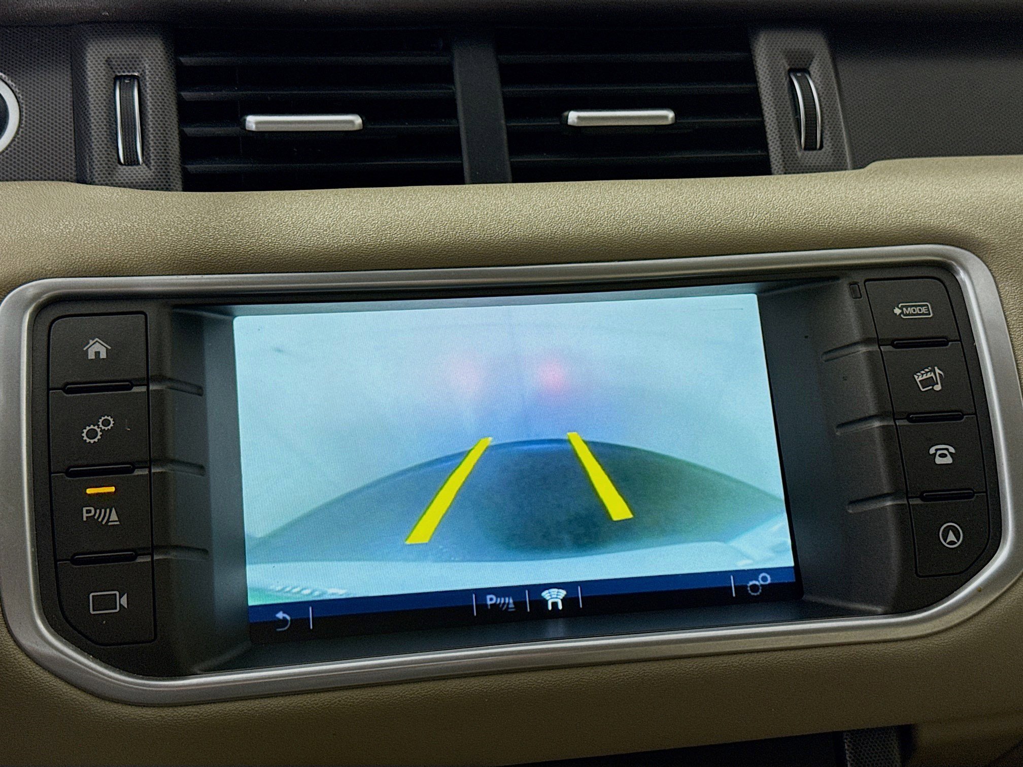 Used 2018 Land Rover Range Rover Evoque SE AWD/4WD image 19