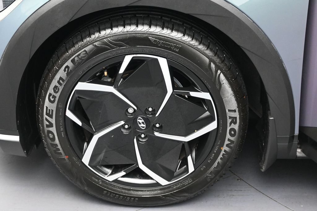 Used 2022 Hyundai Ioniq 5 SEL w/ Cargo Package RWD image 13