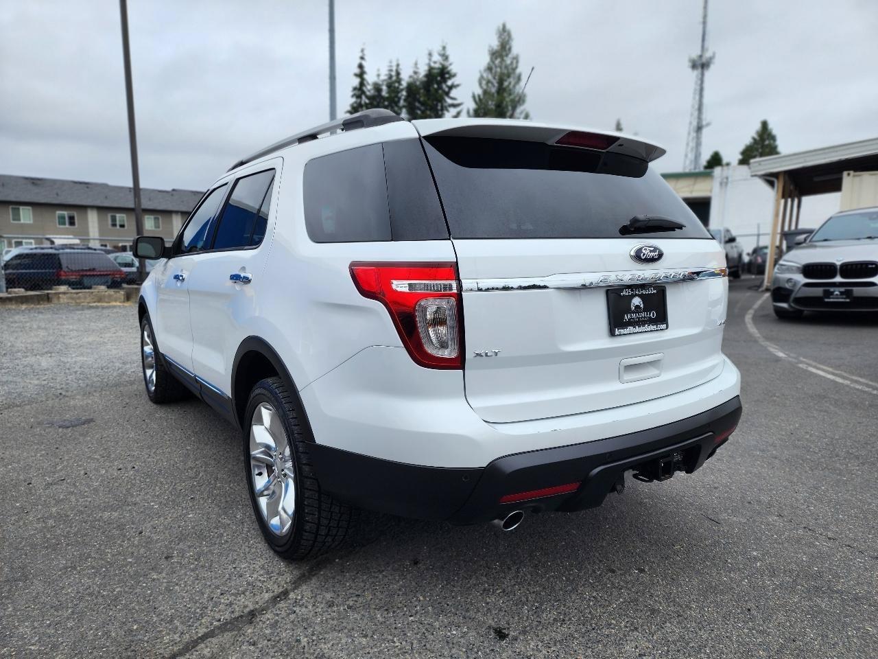 Used 2014 Ford Explorer XLT w/ Equipment Group 202A AWD/4WD image 8