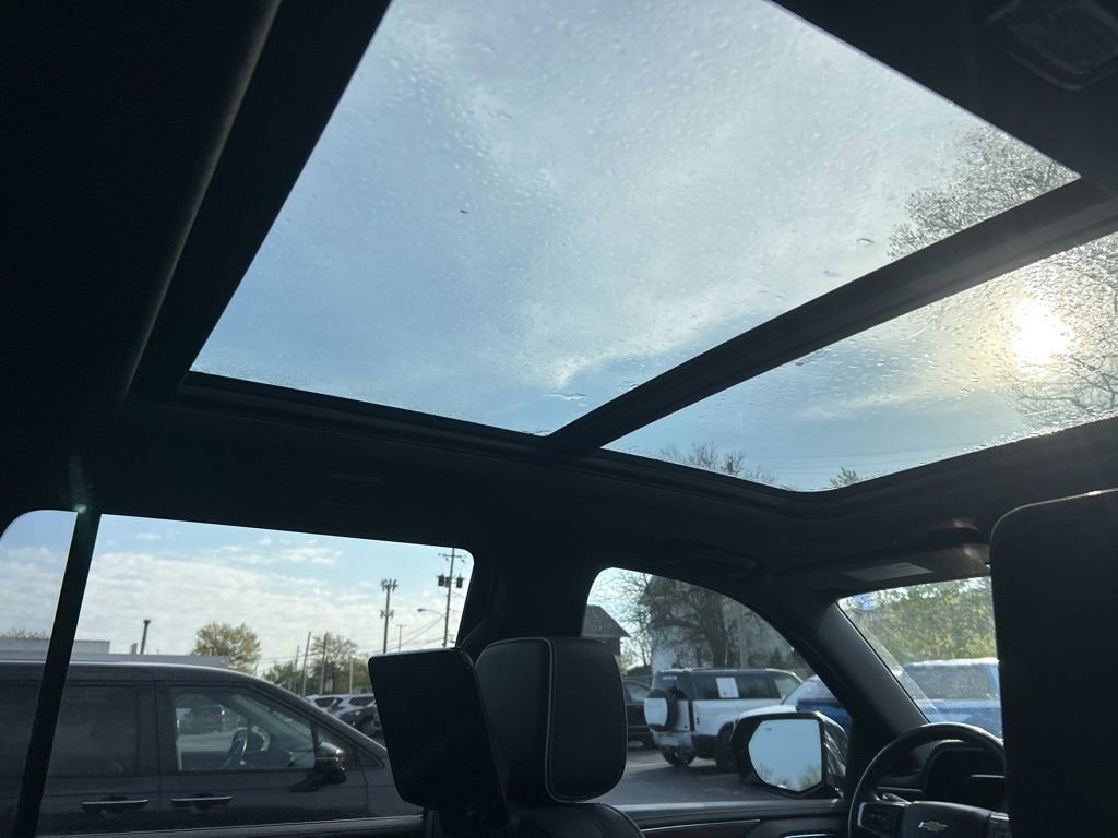 Used 2023 Chevrolet Tahoe Premier AWD/4WD image 12