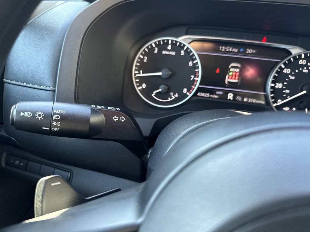 Used 2024 Nissan Pathfinder S image 31