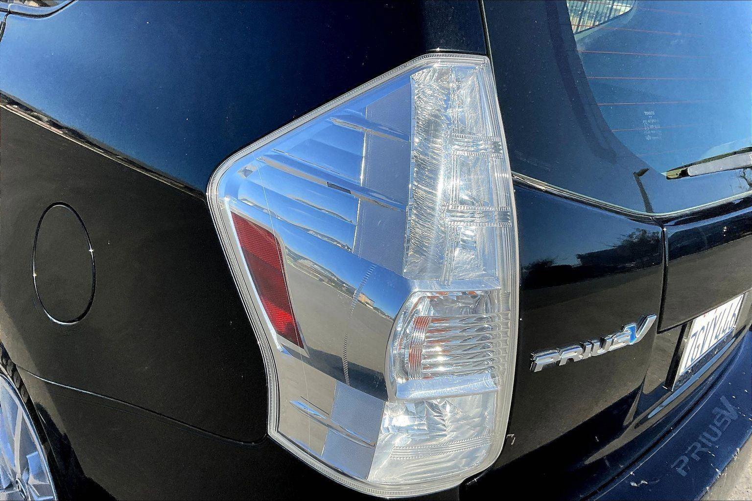 Used 2014 Toyota Prius V Two image 29