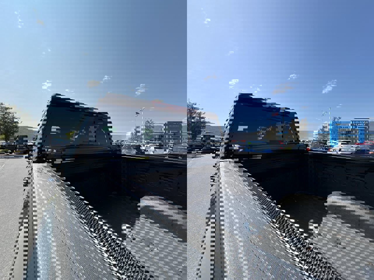 Used 2024 GMC Sierra 2500 AT4 w/ Technology Package image 11