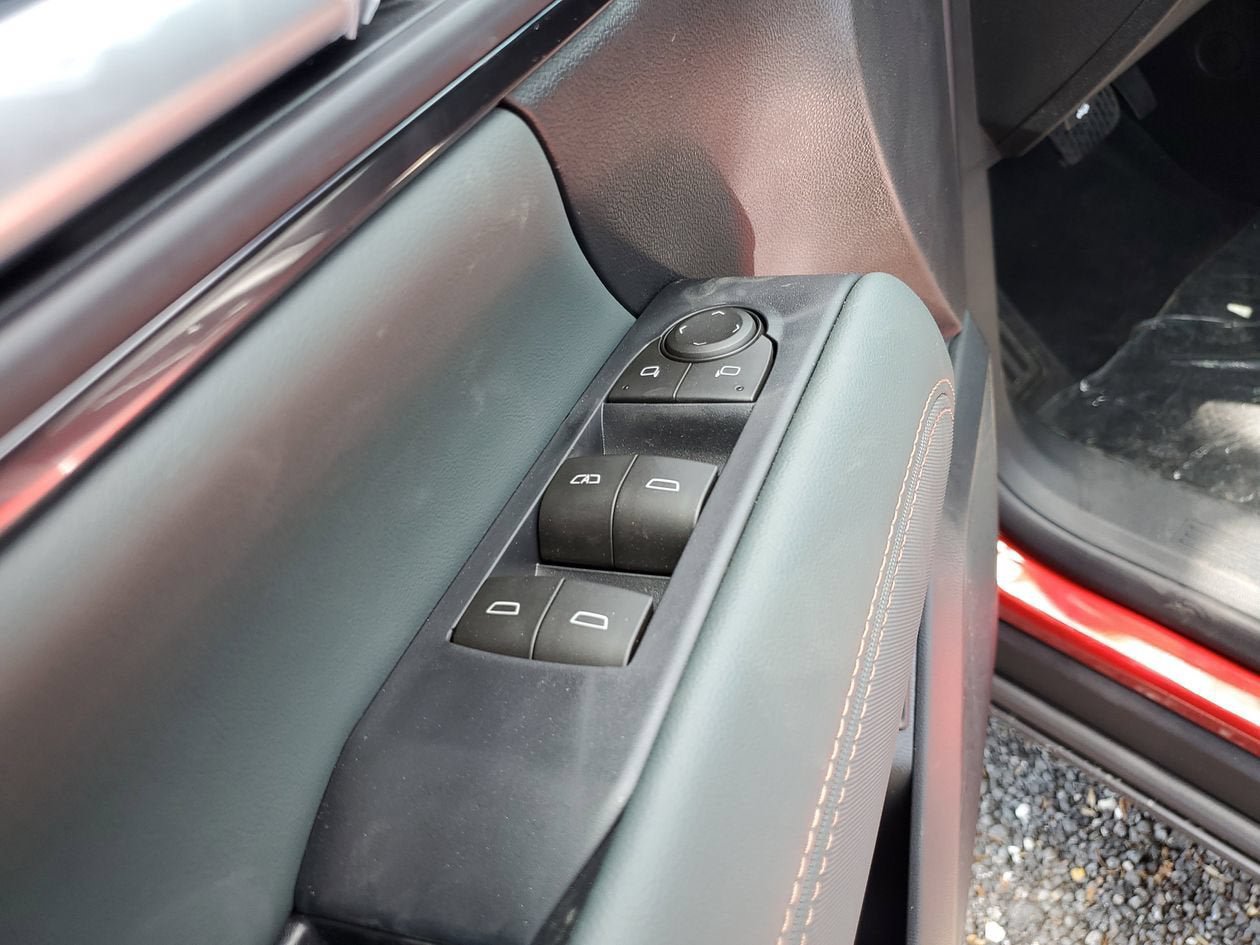 New 2026 GMC Terrain AT4 w/ Technology Package II AWD/4WD image 18
