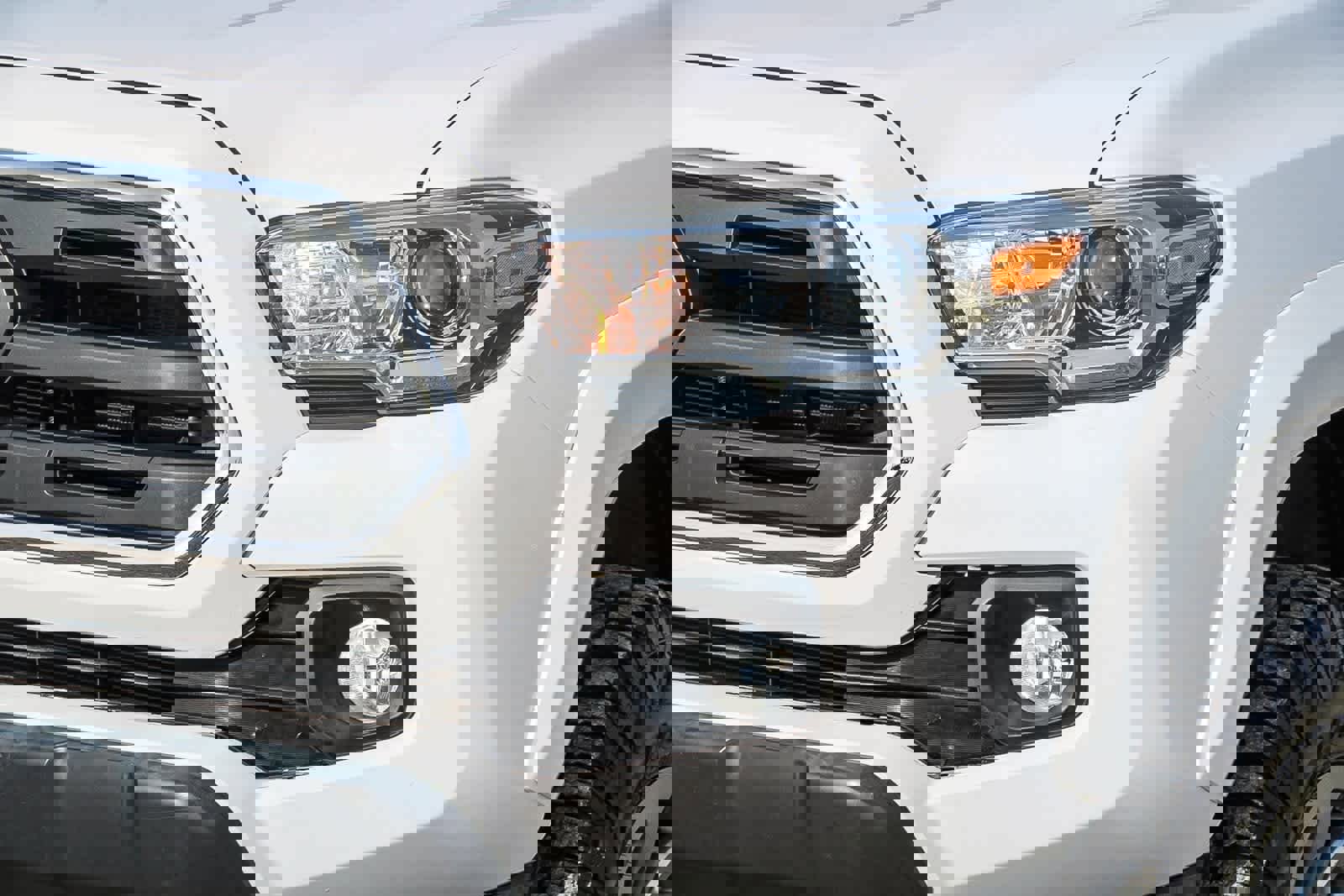 Used 2017 Toyota Tacoma SR5 w/ Tow Package image 22